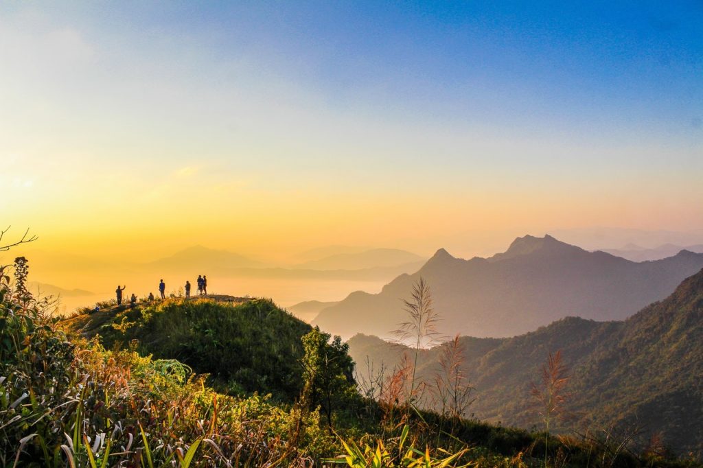 photo of people standing on top of mountain near grasses 733162 1024x682.jpg photo of people standing on top of mountain near grasses 733162 1024x682.jpg